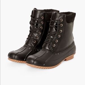 NWOT Evi Duck Boots